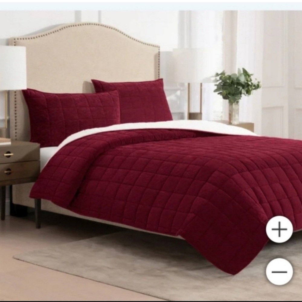 Elegant Burgundy Quilt Set